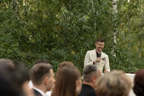 Ведущий Антон Петухов - фото 5