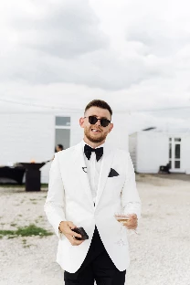 Ведущий Антон Петухов - фото 8