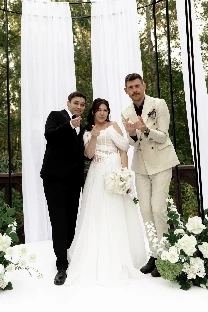 Ведущий Антон Петухов - фото 10