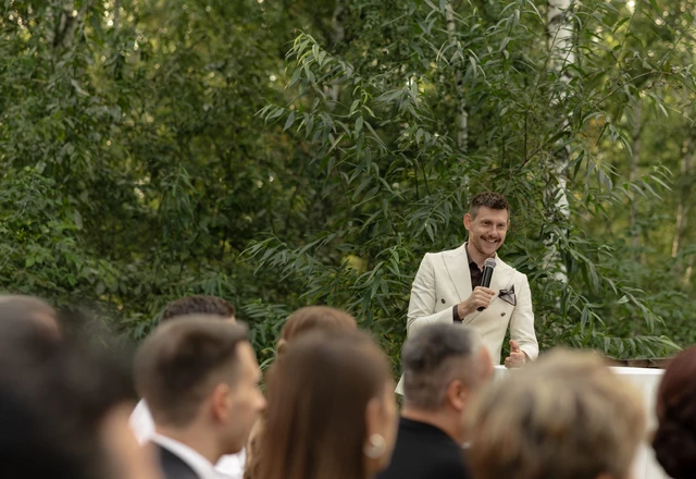 Ведущий Антон Петухов - слайд 4