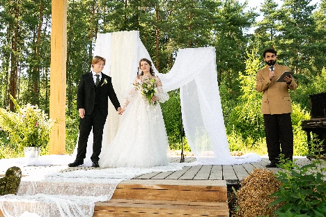 Ведущий Арсений Симонян - фото 5