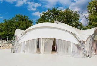 Royal Bar - ресторан у воды в Москве Средний шатер - фото 1
