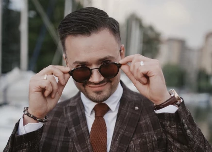 Ведущий Максим Смирнов - фото 12