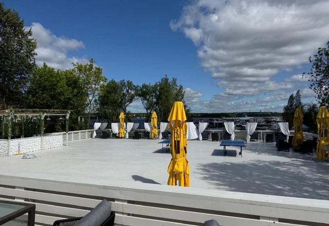 Яхт-клуб Адмирал Шатер «Марина» с видовой верандой - фото 7