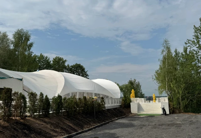 Яхт-клуб Адмирал Шатер «Марина» с видовой верандой