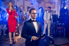 Ведущий Олег Талалай - фото 4