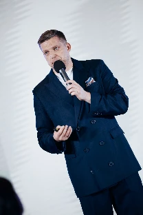 Ведущий Павел Багрянцев - фото 13