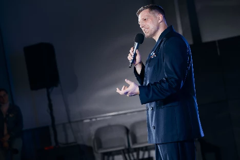 Ведущий Павел Багрянцев - фото 10