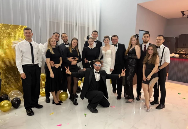 Кучерявый ведущий Максим Демченко  - слайд 20