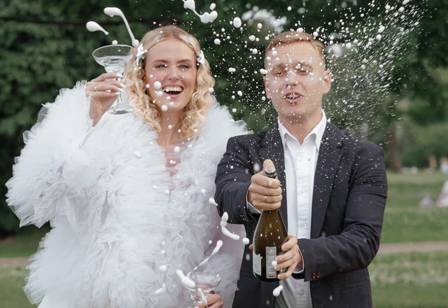 Свадебный и семейный фотограф Анна Авилочкина | Свадебная прогулка Сергея и Алексы в Коломенском - фото 223