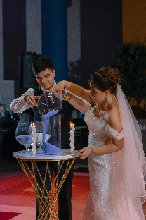 Ведущий Артур Кинг - фото 14