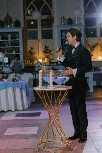 Ведущий Артур Кинг - фото 18