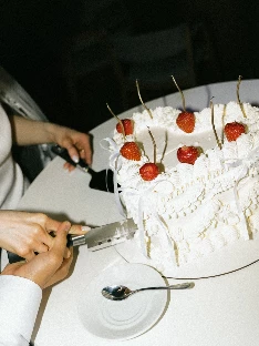 Ведущий Артур Кинг - фото 16