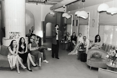 Ведущий Артур Кинг - фото 19