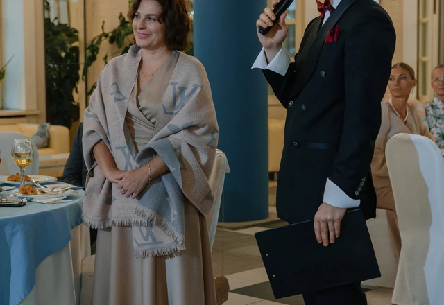 Ведущий Артур Кинг - слайд 16