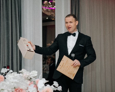 Ведущий Сергей Киселев - фото 18