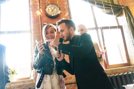 Ведущий Александр Козлов - фото 7