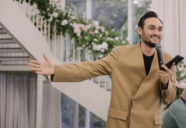 Ведущий Рейн Альбрехт  - слайд 4