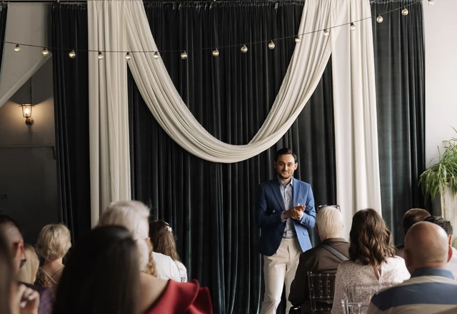 Ведущий Рейн Альбрехт  | Фёдор и Дарья - фото 107