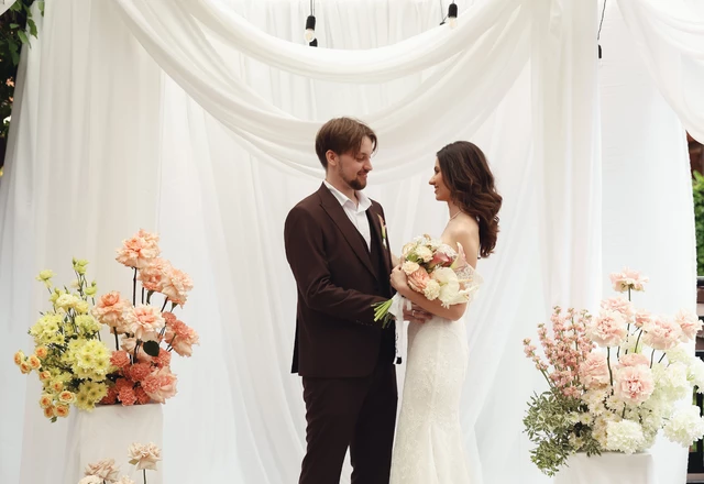 Студия декора Мёд, цветы и кольца - слайд 11