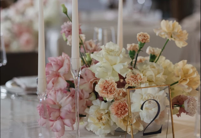 Студия декора Мёд, цветы и кольца - слайд 18