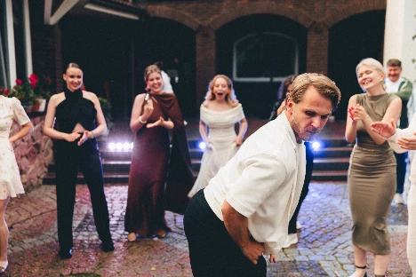 Ведущий Роман Юрчиков - фото 19