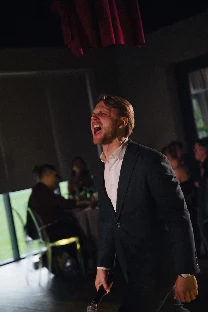 Ведущий Роман Юрчиков - фото 8