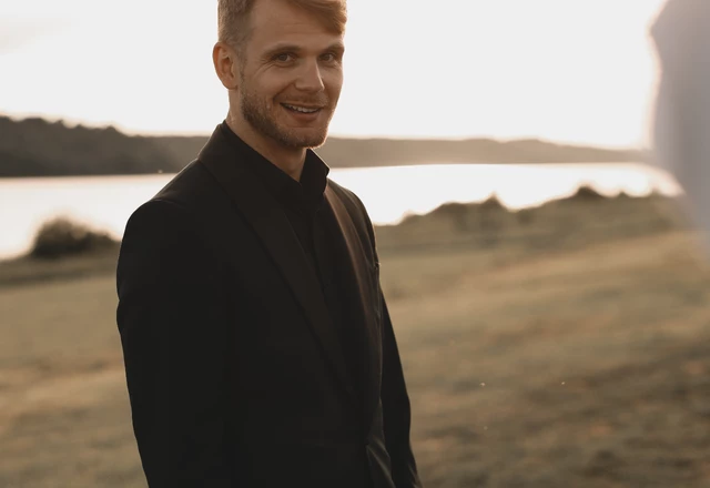 Ведущий Роман Юрчиков - слайд 10