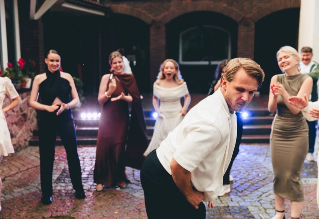 Ведущий Роман Юрчиков - слайд 18