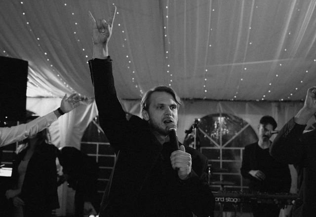 Ведущий Роман Юрчиков - слайд 2