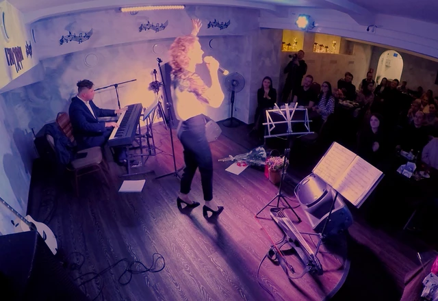 Певица Аделина Райс - слайд 10