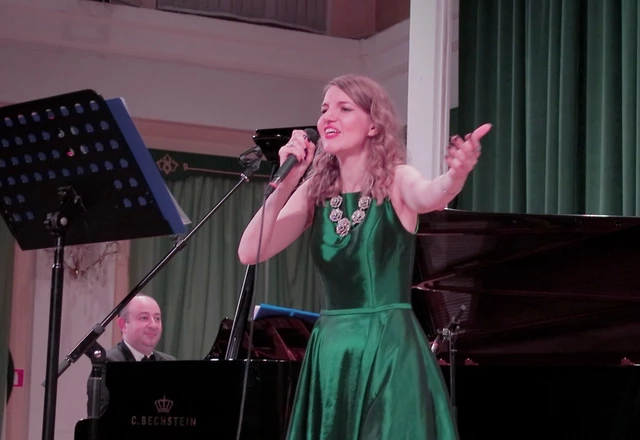 Певица Аделина Райс - фото 6