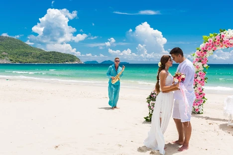 Ведущий Евгений Катугин - фото 15