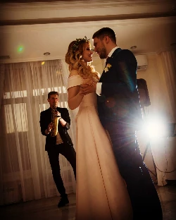 Ведущий Евгений Катугин - фото 7