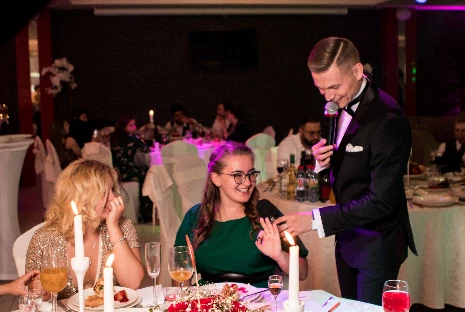 Ведущий Евгений Катугин - фото 5