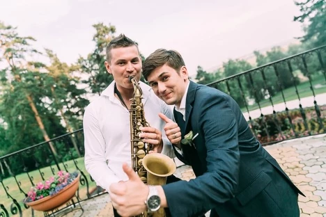 Ведущий Евгений Катугин - фото 17