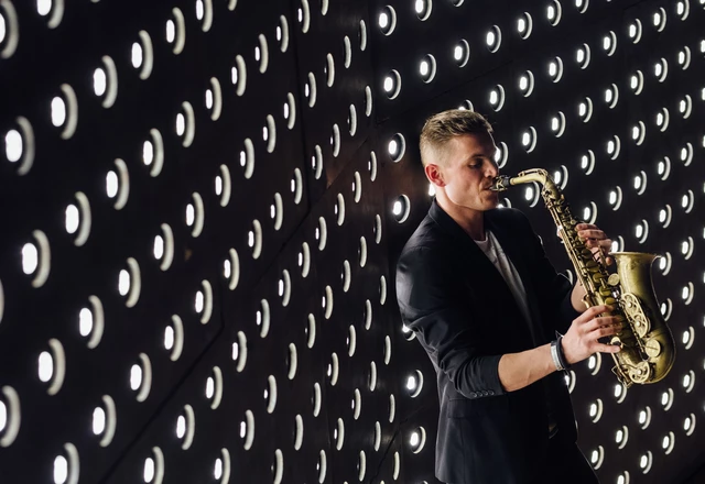 Ведущий Евгений Катугин - слайд 12