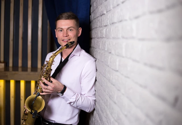 Ведущий Евгений Катугин - слайд 9