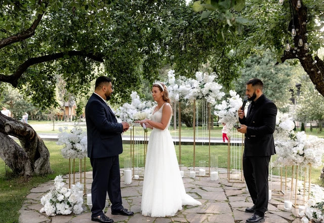 Ведущий Артак Казарян - слайд 11