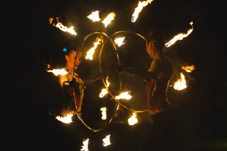 Световое и огненное  шоу 'Extravaganza' - фото 5