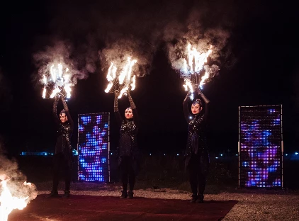 Световое и огненное  шоу 'Extravaganza' - фото 14