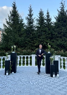 Ведущий Сергей Глибин - фото 20