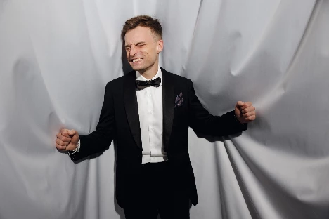 Ведущий Сергей Глибин - фото 14