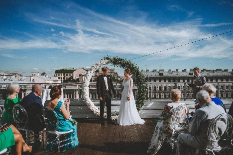 Ведущий Сергей Глибин - фото 13