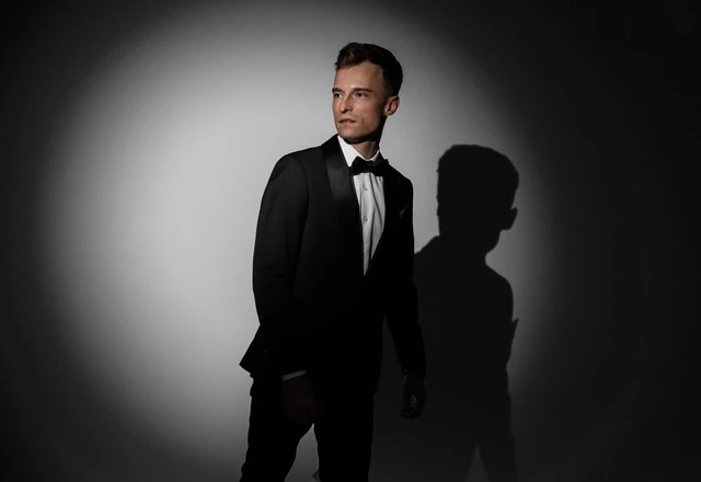 Ведущий Сергей Глибин - фото 2