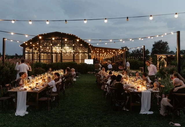 Свадебная площадка «Ранчо» Летняя веранда с террасой и поляной