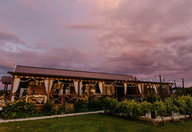 Свадебная площадка «Ранчо» Летняя веранда с террасой и поляной - фото 10