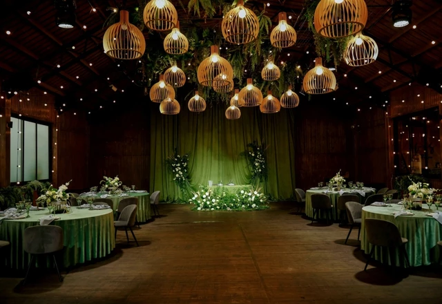 Свадебная площадка «Ранчо» Летняя веранда с террасой и поляной - фото 14