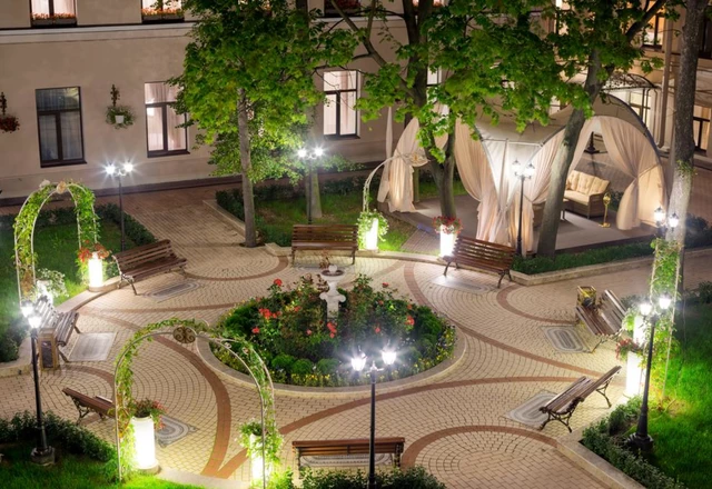 Особняк А.П. Брюллова Дворик особняка 