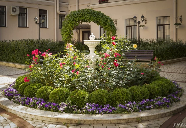 Особняк А.П. Брюллова Дворик особняка  - фото 4